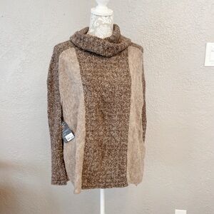Aloaca Eys 100% baby alpaca fur Brown and Tan Poncho NWT